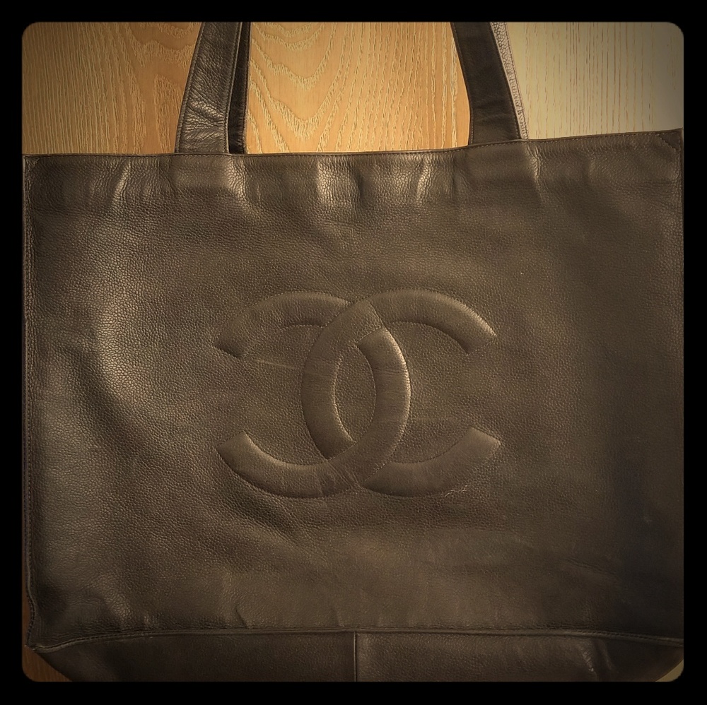 🔥VINTAGE Chanel authentic tote🔥